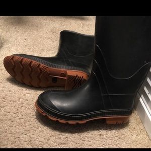 Rain boots. Boys Size 5